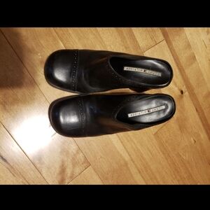 Tommy Hilfiger Black Women's Chunky Heel size 8.5